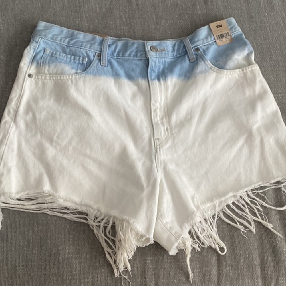Levi’s White High Waist Mom Denim Beach Ombré Western Shorts Size 34